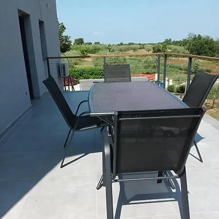 Zdenka Valica Apartman *
